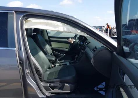 2013 Volkswagen Passat 2.5L Se from USA, damaged, VIN 1VWBH7A31DC106851